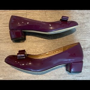 Salvatore Ferragamo Vara Bow Pump Purple Size 8.5C